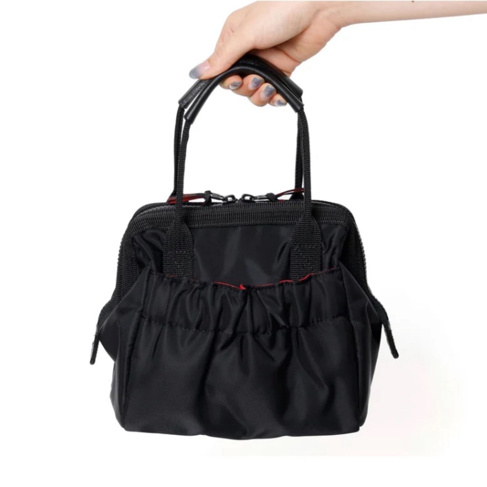 Brand New-Artisan & Artist CLASSIC - CLASP OPENING COMPACT HANDBAG from Japan